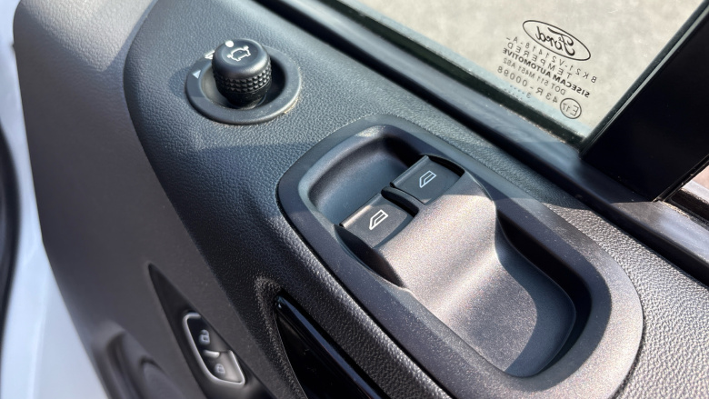 Ford Transit Custom 300 L1 Diesel Fwd 2.0 EcoBlue 130ps Low Roof Limited Van